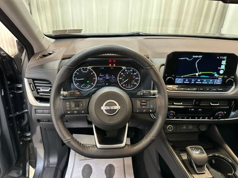 Certified 2022 Nissan Rogue SL w/ SL Premium Package image 3