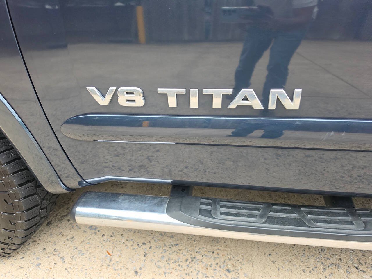 Used 2015 Nissan Titan SV RWD image 48