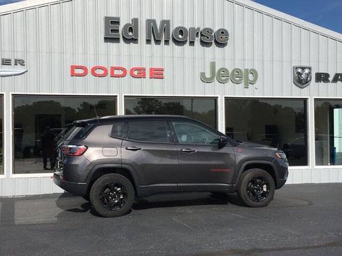 Used 2024 Jeep Compass Trailhawk w/ Sun and Sound Group AWD/4WD image 2