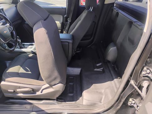 Used 2022 Chevrolet Colorado LT w/ Fleet Safety Package RWD image 25
