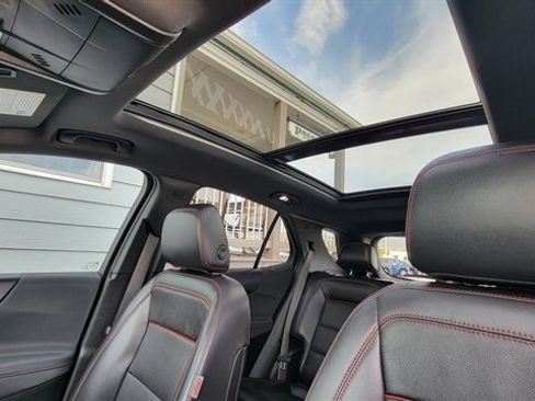 Used 2022 Chevrolet Equinox RS w/ RS Leather Package image 40