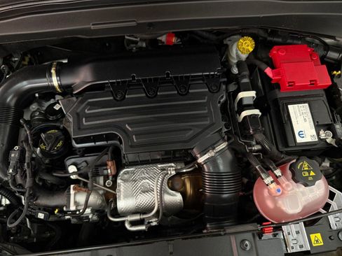 Used 2023 Jeep Renegade Trailhawk image 31