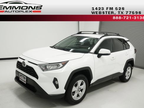 Used 2021 Toyota RAV4 XLE AWD/4WD image 1