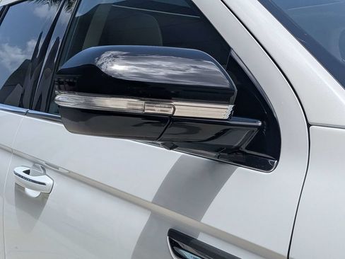 Certified 2024 Lincoln Navigator Reserve AWD/4WD image 12