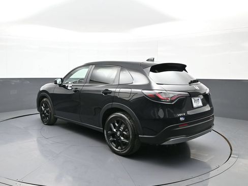 Used 2024 Honda HR-V Sport image 8