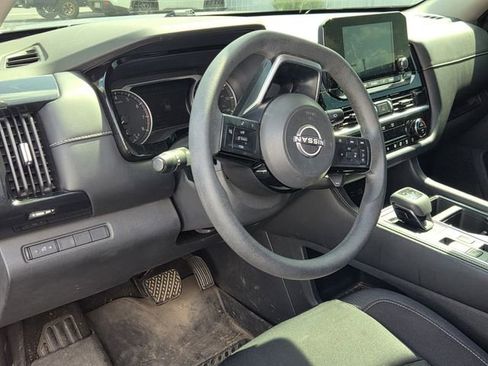 Used 2022 Nissan Pathfinder S FWD image 10