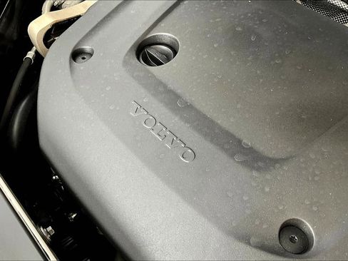 Used 2023 Volvo XC90 B6 Plus image 41