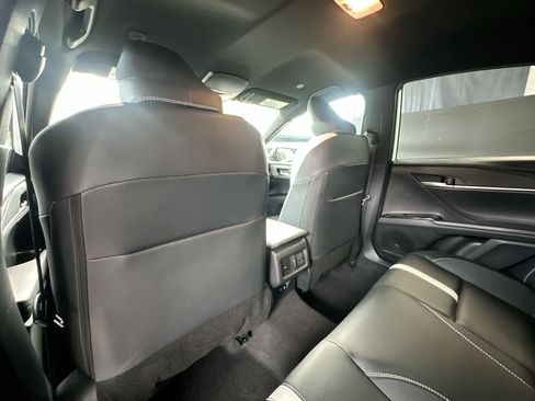 Used 2025 Toyota Camry SE FWD image 23