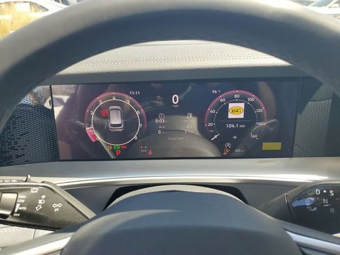 New 2026 Volkswagen Tiguan SE R-Line FWD image 23