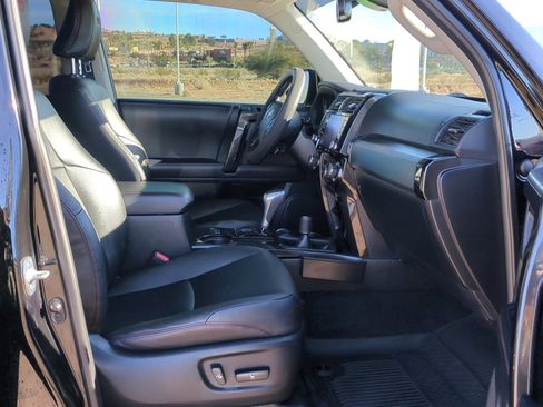 Used 2020 Toyota 4Runner TRD Off-Road Premium image 28