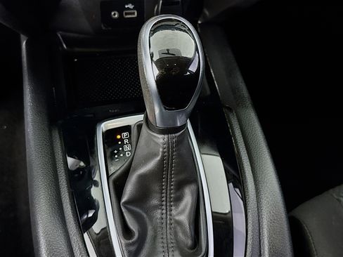 Used 2019 Nissan Rogue Sport S image 19