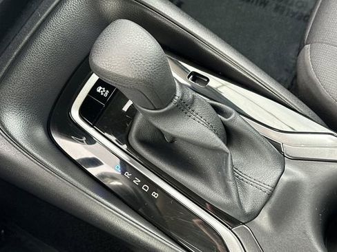 Used 2025 Toyota Corolla LE image 19