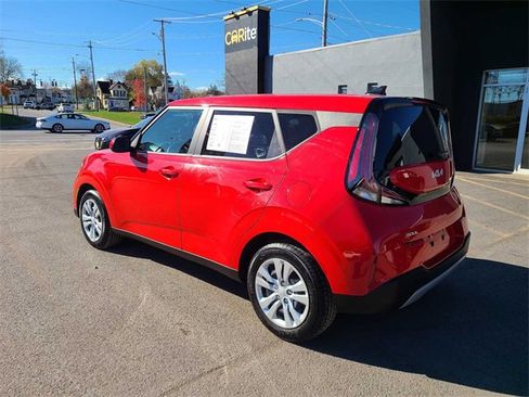 Used 2023 Kia Soul LX image 10