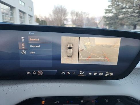 Used 2025 Buick Enclave Avenir image 17