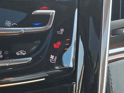 Used 2018 Cadillac Escalade Premium Luxury AWD/4WD image 28