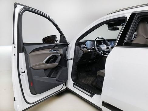 Used 2025 Audi Q5 Premium Plus AWD/4WD image 24