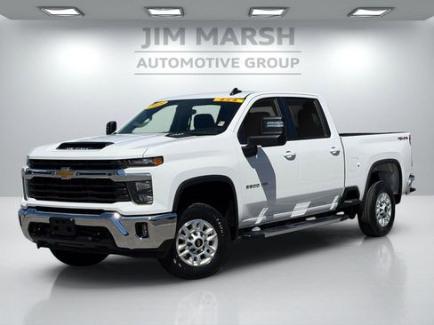 Used 2025 Chevrolet Silverado 2500 LT w/ Convenience Package AWD/4WD image 2