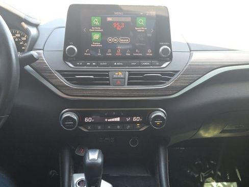 Used 2020 Nissan Altima 2.0 Platinum FWD image 26