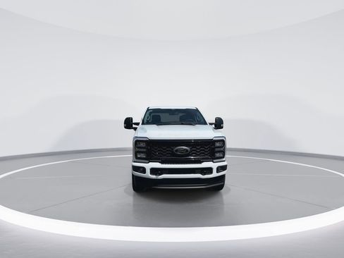 New 2026 Ford F350 XLT w/ XLT Premium Package AWD/4WD image 2