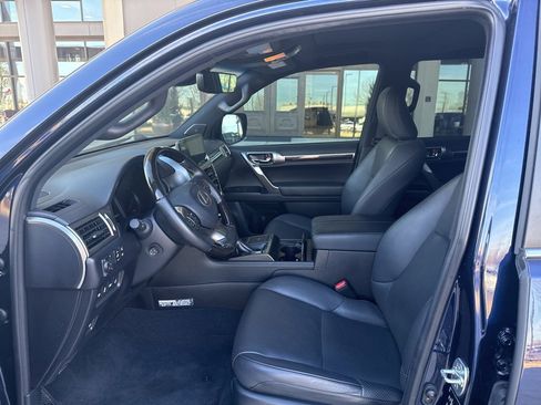 Used 2023 Lexus GX 460 Luxury w/ Sport Design Package image 5