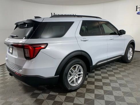 Used 2025 Ford Explorer Active w/ Active Comfort Package image 8