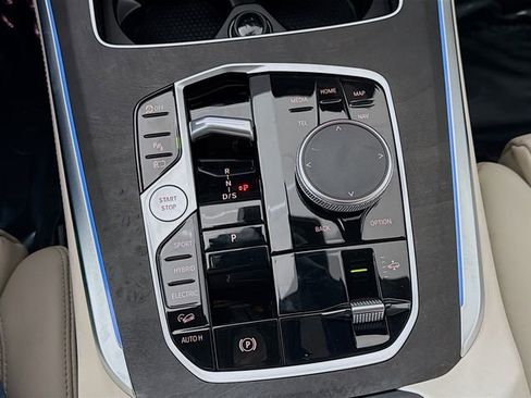 New 2026 BMW X5 xDrive50e image 17