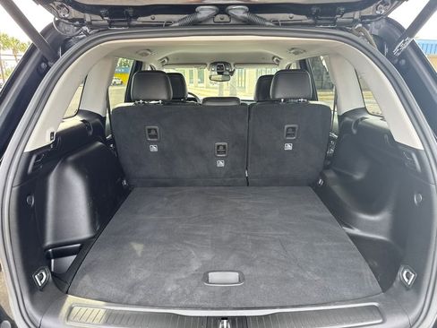 Used 2023 Jeep Grand Cherokee Limited w/ Black Appearance Package RWD image 15