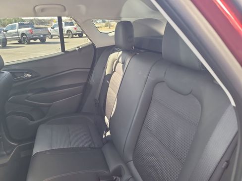 Used 2025 Chevrolet Trax LT w/ LT Convenience Package image 23