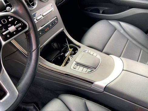Used 2022 Mercedes-Benz GLC 300 4MATIC image 15