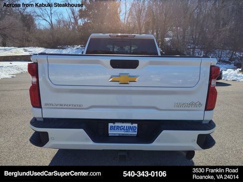 Used 2022 Chevrolet Silverado 2500 High Country w/ Safety Package II image 5