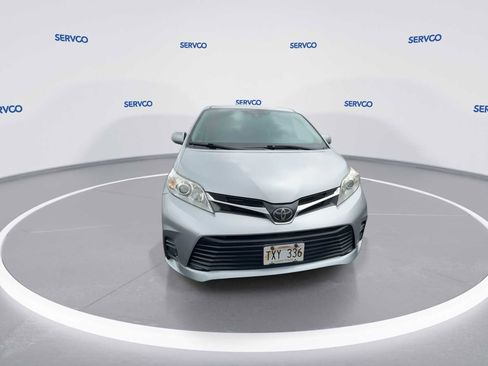 Used 2020 Toyota Sienna LE FWD image 3