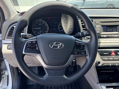 Used 2017 Hyundai Elantra SE FWD image 22