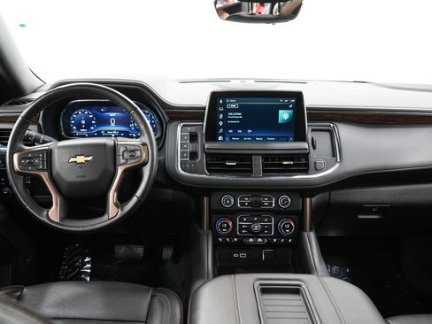 Used 2023 Chevrolet Suburban High Country AWD/4WD image 18