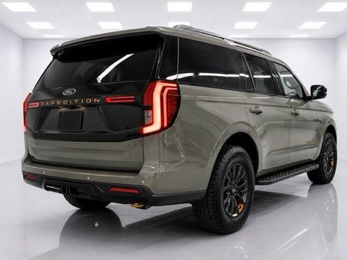 Used 2025 Ford Expedition Tremor AWD/4WD image 9