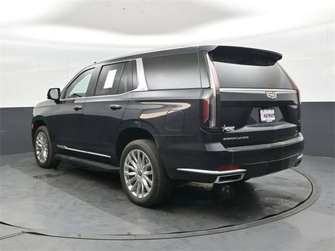 Used 2022 Cadillac Escalade Premium Luxury image 6
