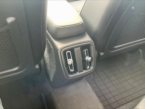 Used 2025 Volvo XC40 B5 Core w/ Protection Package Premier image 36