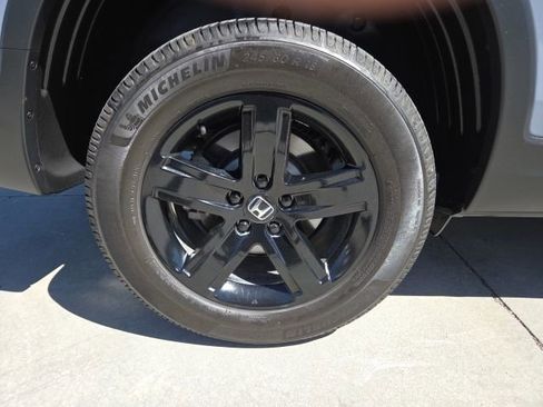 Certified 2022 Honda Ridgeline Black Edition image 11