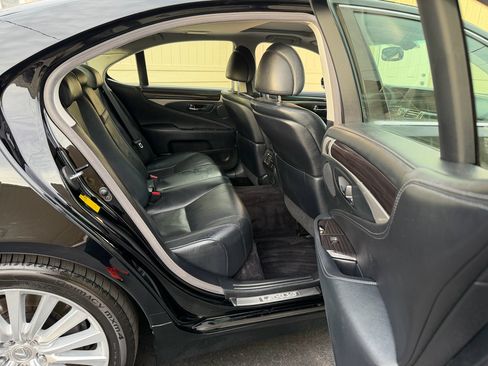 Used 2013 Lexus LS 460 AWD image 4