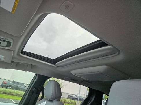 Certified 2026 Toyota Sienna XLE FWD image 18