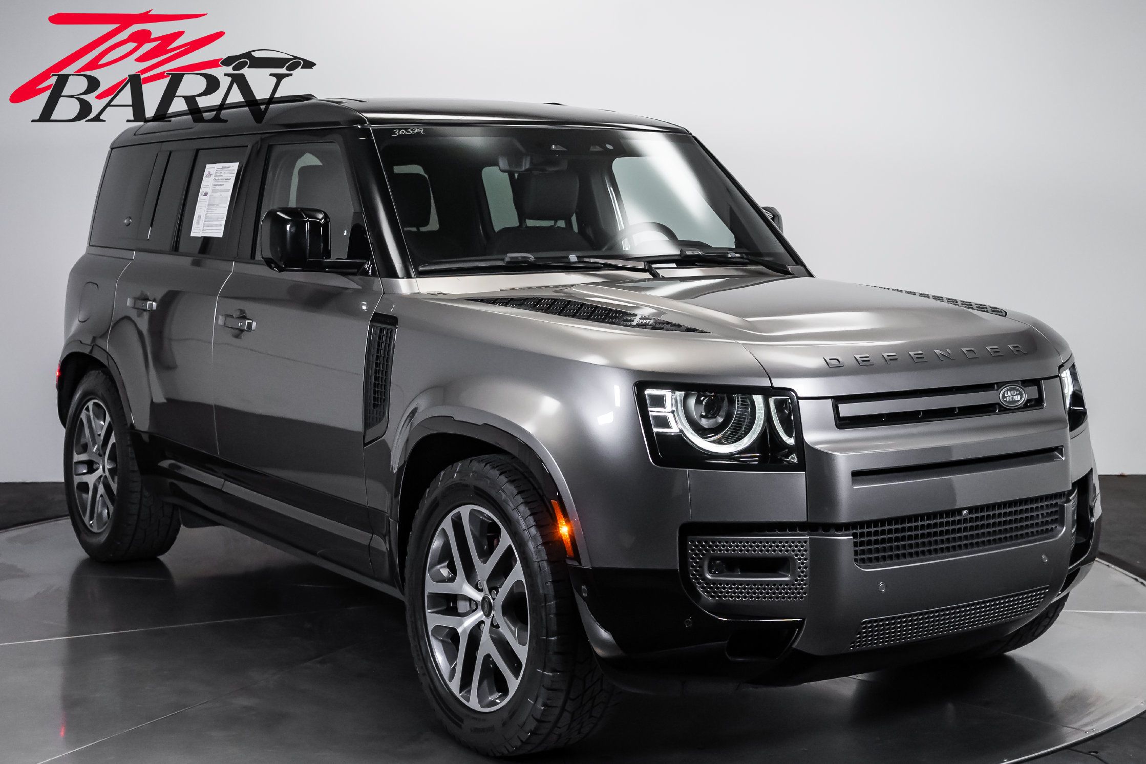 Used 2024 Land Rover Defender 110 X-Dynamic SE AWD/4WD image 7