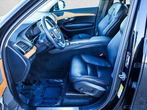 Used 2022 Volvo XC90 T8 Inscription Expression w/ Climate Package image 12