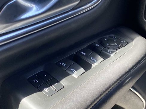 Used 2022 Chevrolet Suburban LT w/ LT Signature Package AWD/4WD image 19