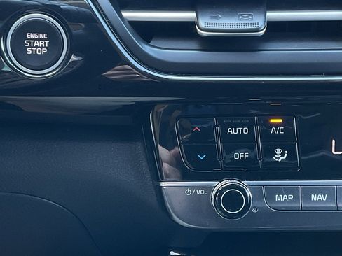 Used 2025 Kia Seltos S image 33