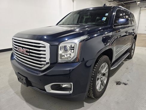 Used 2017 GMC Yukon SLT w/ Premium Edition image 8