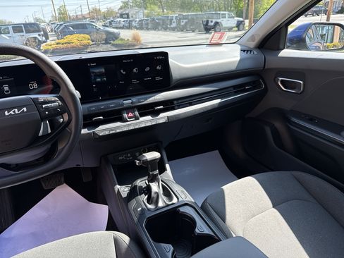 Used 2025 Kia K4 FWD image 17
