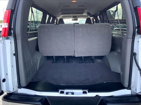 Certified 2025 GMC Savana 3500 LT w/ LT Preferred Equipment Group RWD image 32
