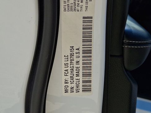 Used 2023 Jeep Grand Cherokee Altitude image 25