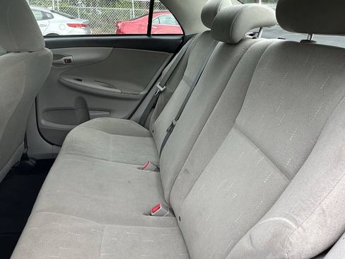 Used 2012 Toyota Corolla L FWD image 12