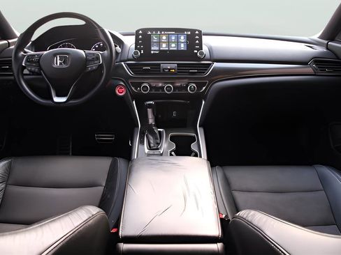Used 2018 Honda Accord Sport image 13