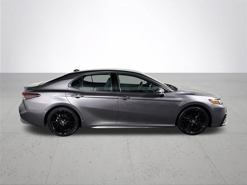 Used 2024 Toyota Camry XSE FWD image 5